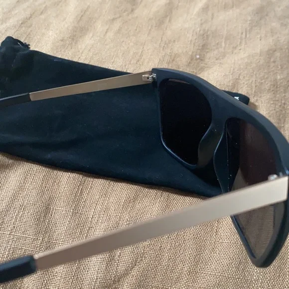 Quay sunglasses - Picture 3 of 5